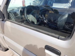 GUARNIZIONE RASCHIAVETRO PORTA EST. ANT. SX. SUZUKI JIMNY «I» (1999) [it056198]