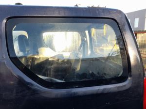 CRISTALLO FISSO PARAFANGO POST. SX. SUZUKI JIMNY «I» (1999) [it060728]