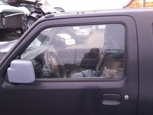 CRISTALLO SCENDENTE PORTA ANT. SX. SUZUKI JIMNY «I» (1999) [it061746]