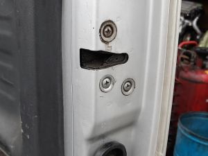 SERRATURA PORTELLO POST.  SUZUKI JIMNY «I» (1999) [it063997]