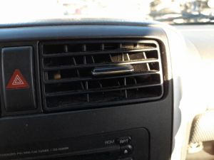 GRIGLIA CONDOTTO ARIA CRUSCOTTO CENTRALE SUP.  DX. SUZUKI JIMNY «I» (1999) [it067184]