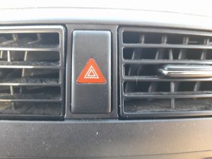 INTERRUTTORE LUCI EMERGENZA   SUZUKI JIMNY «I» (1999) [it067201]