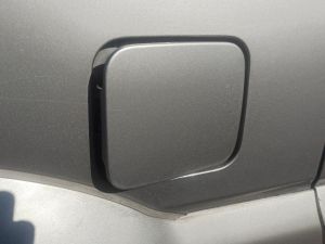 SPORTELLO CARBURANTE PARAFANGO POST.  SUZUKI JIMNY «I» (1999) [it074429]