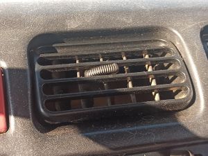 GRIGLIA CONDOTTO ARIA CRUSCOTTO CENTRALE  SX. SUZUKI JIMNY «I» (1999) [it074409]