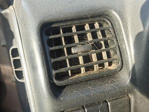 GRIGLIA CONDOTTO ARIA CRUSCOTTO ANT. SX. SUZUKI JIMNY «I» (1999) [it074407]